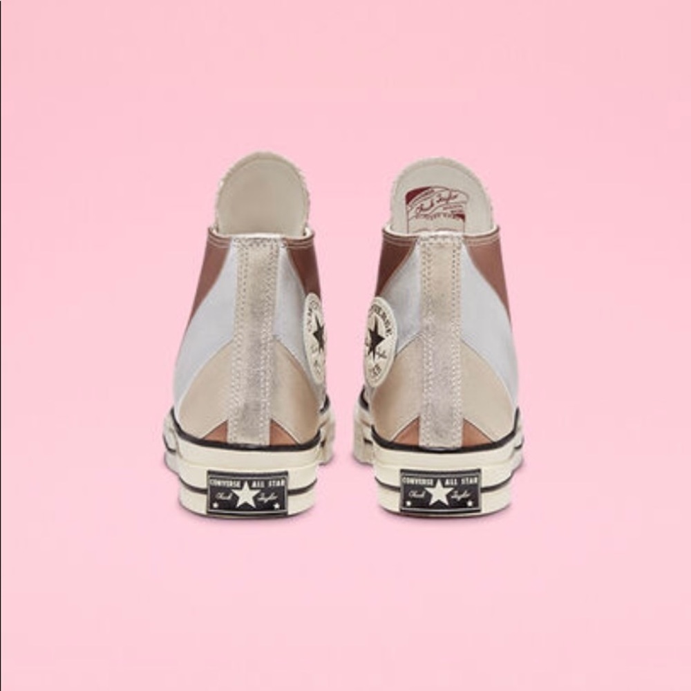 🥰🌹NWT Converse High Top Sneakers😍🌺 - Picture 4 of 5